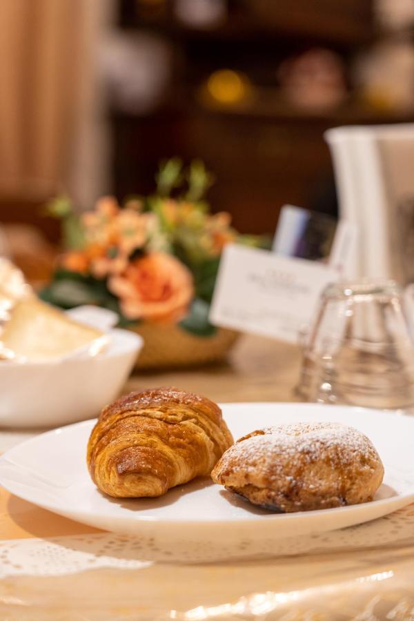 Real Borbone Bed and Breakfast Caserta Buitenkant foto