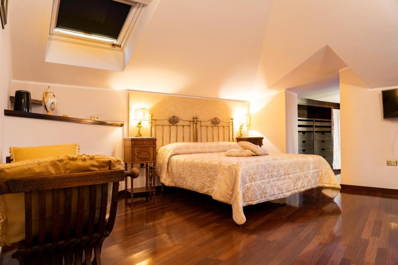 Real Borbone Bed and Breakfast Caserta Buitenkant foto