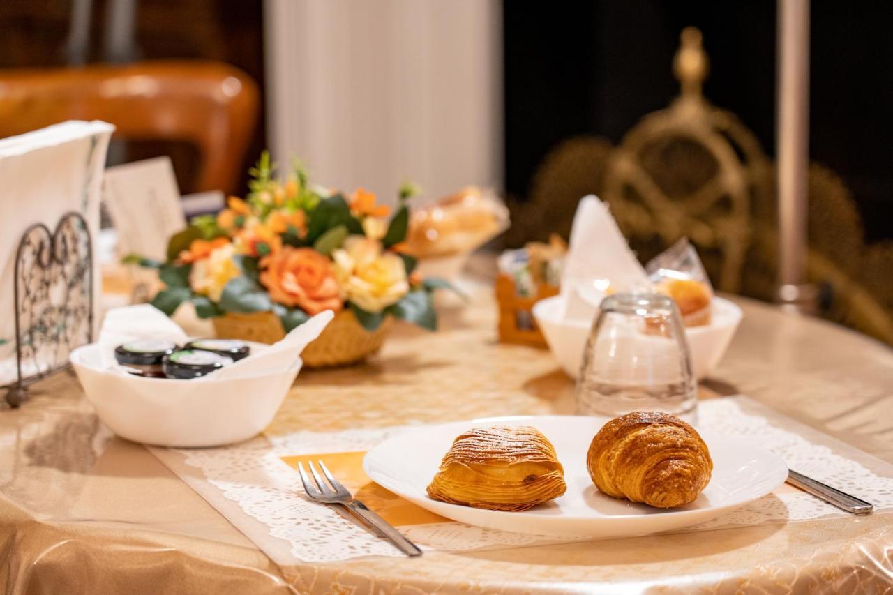 Real Borbone Bed and Breakfast Caserta Buitenkant foto