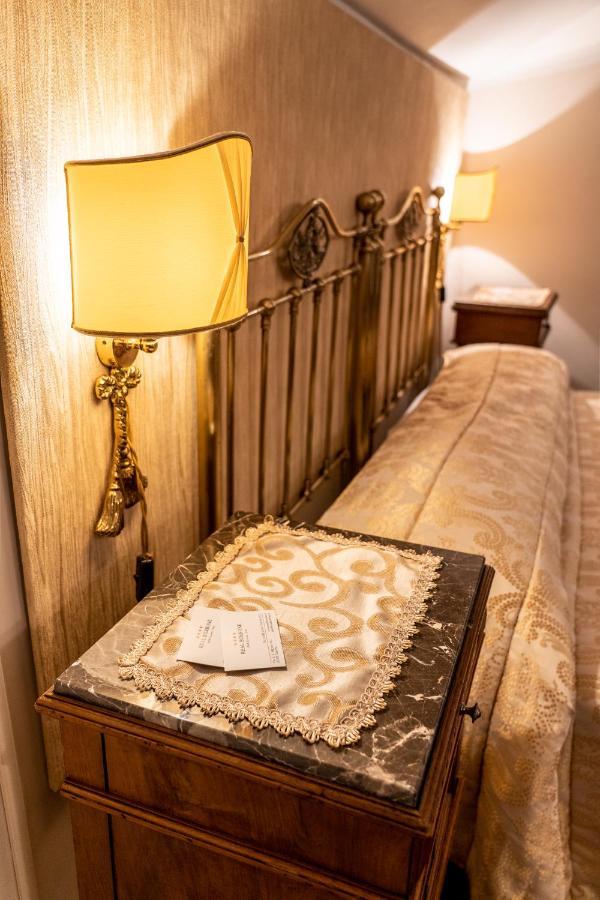 Real Borbone Bed and Breakfast Caserta Buitenkant foto