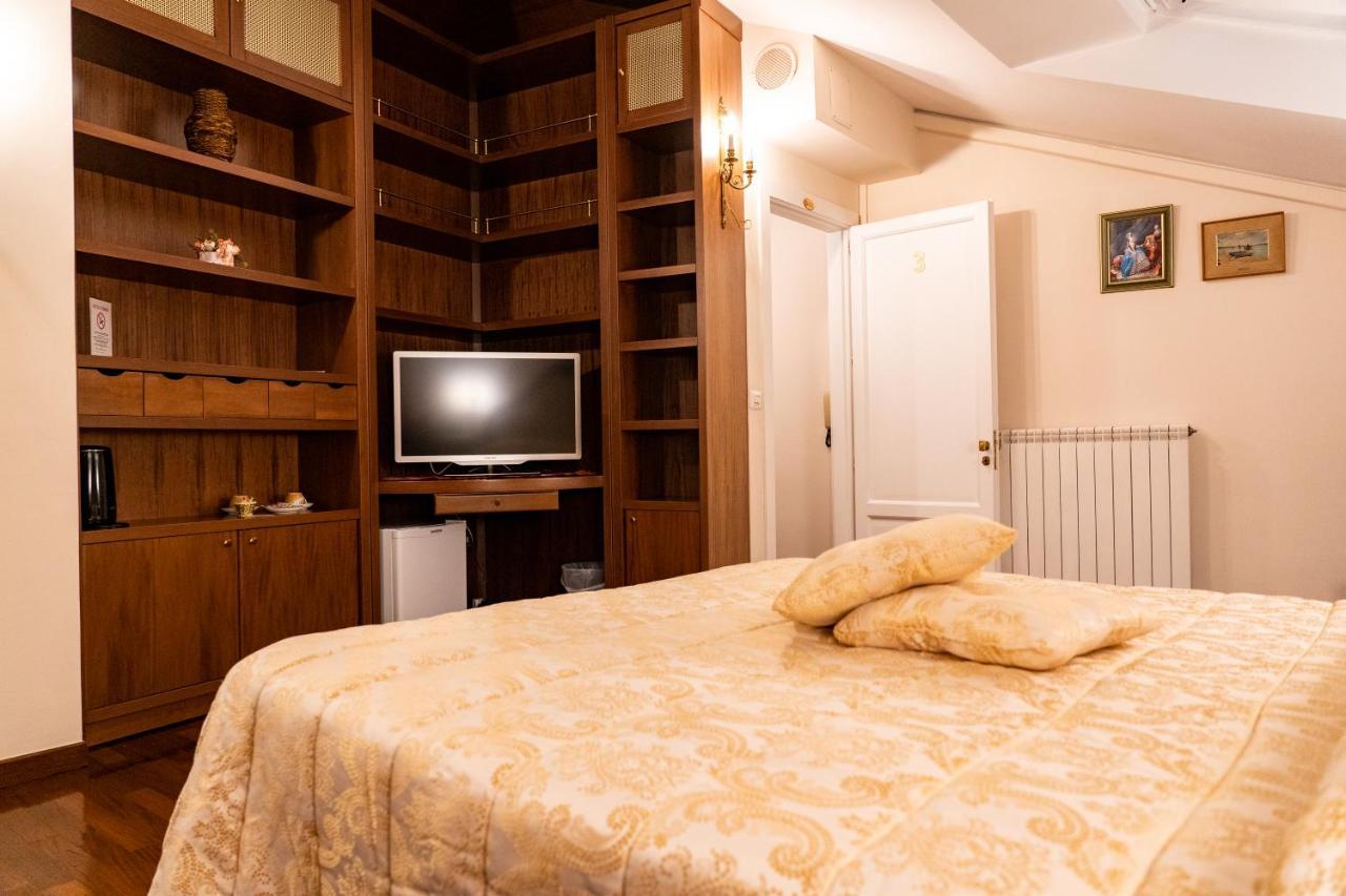 Real Borbone Bed and Breakfast Caserta Buitenkant foto