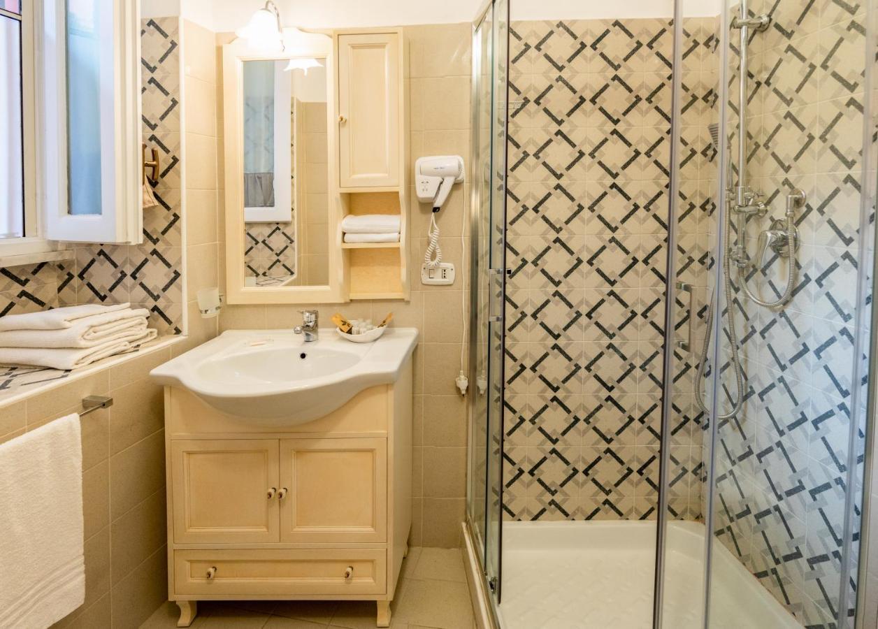 Real Borbone Bed and Breakfast Caserta Buitenkant foto