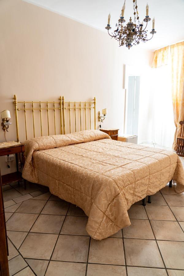Real Borbone Bed and Breakfast Caserta Buitenkant foto