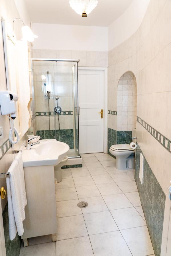 Real Borbone Bed and Breakfast Caserta Buitenkant foto